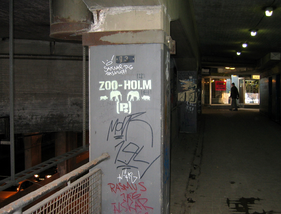 ZooHolmITunnelMars2005